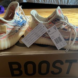 Yeezy Boost 350 V2